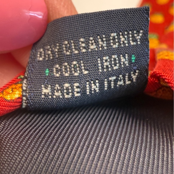 Burberry Men’s Red Neck Tie With Pineapples 🍍 - Picture 8 of 12